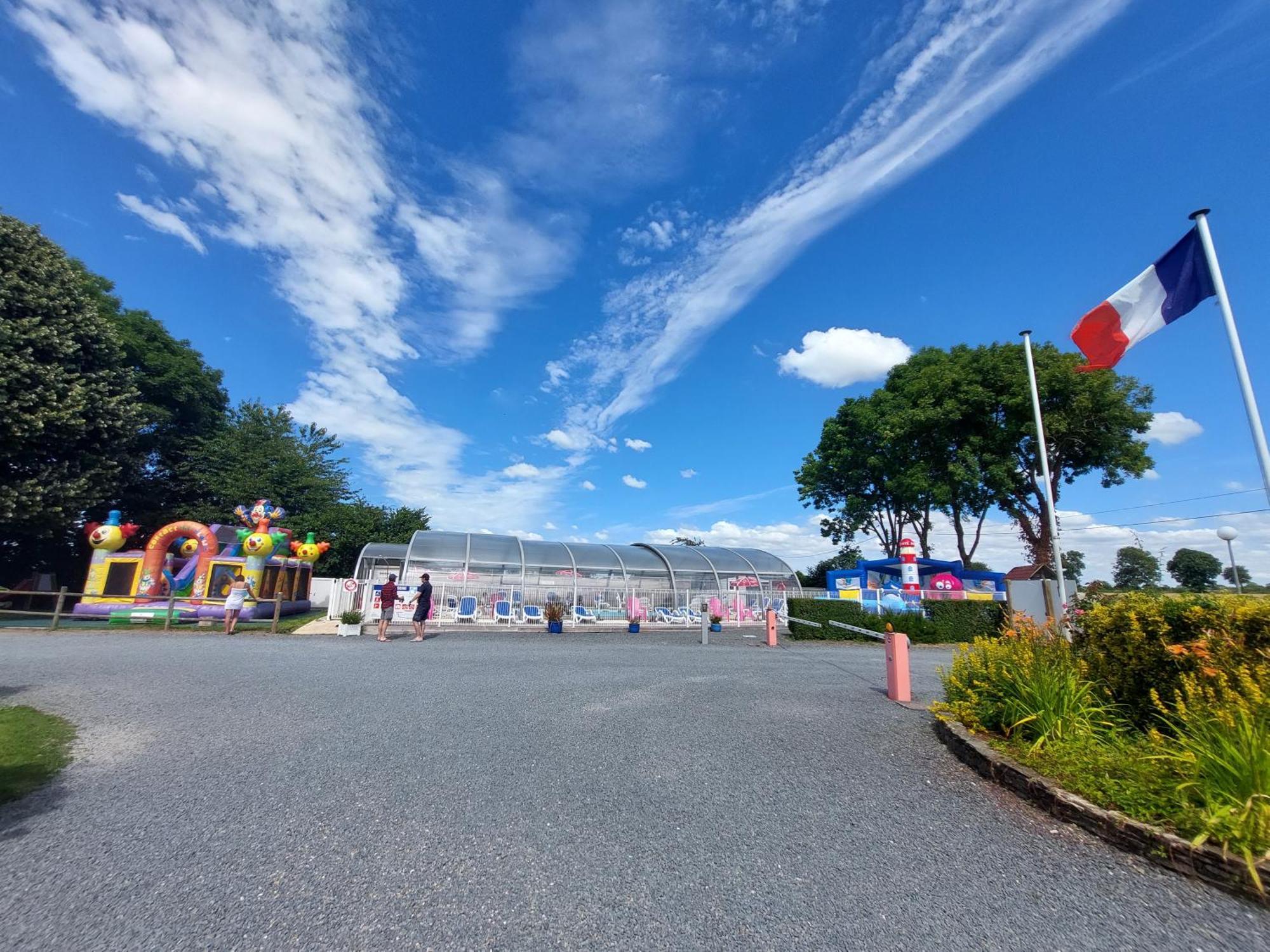 Camping Le Clos De Balleroy Buitenkant foto