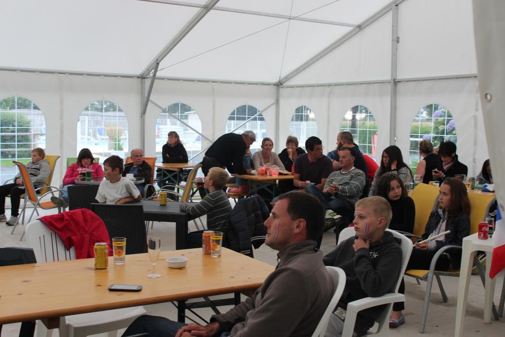 Camping Le Clos De Balleroy Buitenkant foto