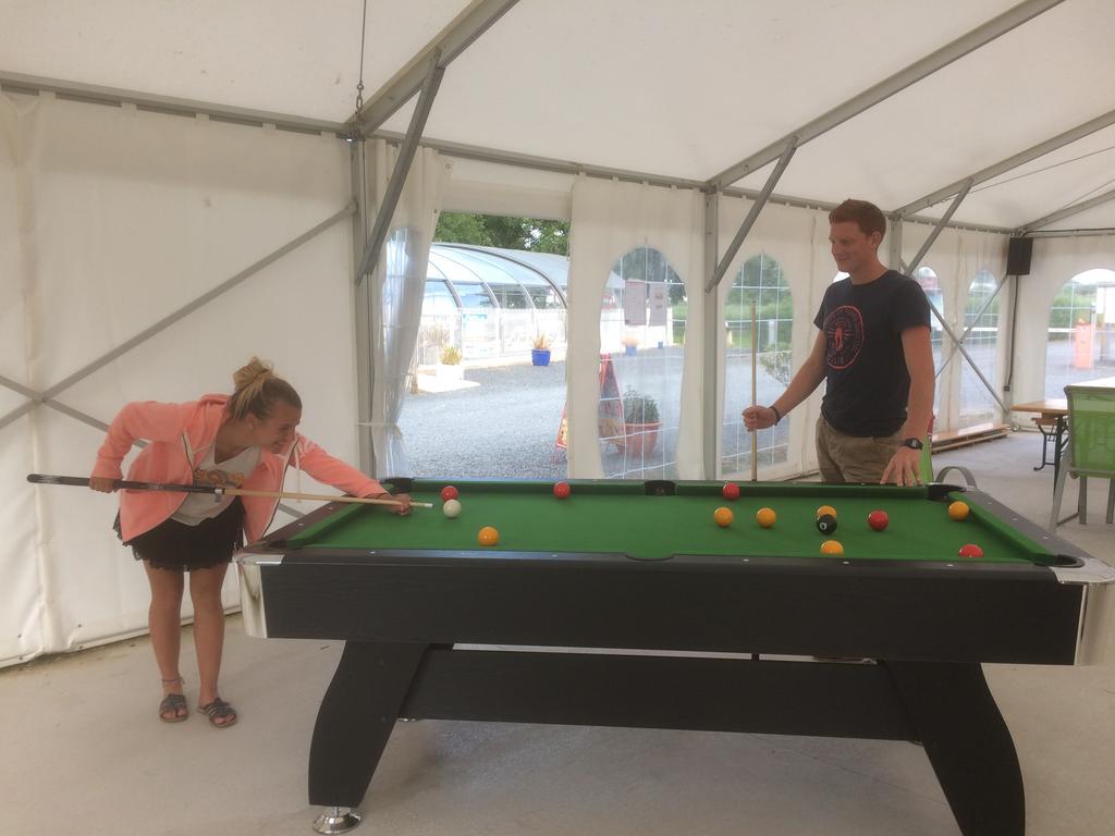 Camping Le Clos De Balleroy Buitenkant foto