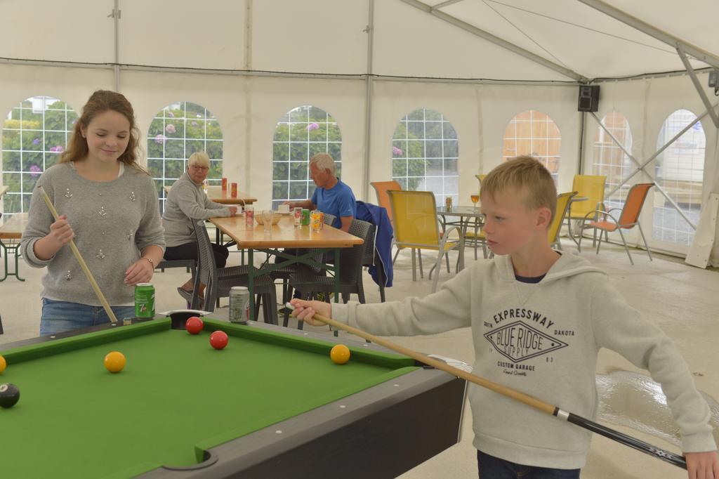 Camping Le Clos De Balleroy Buitenkant foto